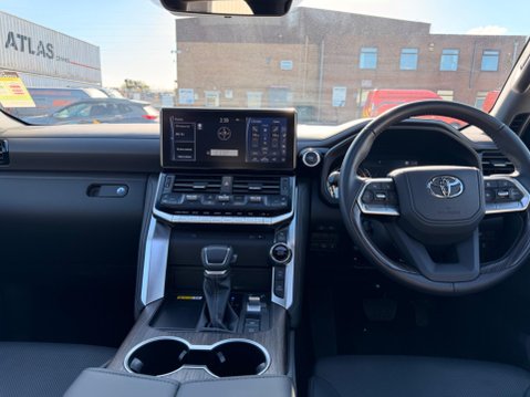 Toyota Land Cruiser 300 Series VX 3.3 V6 T Diesel 7 Seats 29