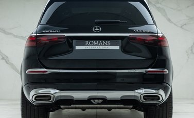 Mercedes-Benz GLS 600 Maybach 8