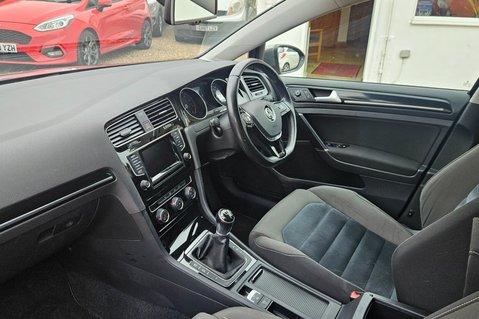 Volkswagen Golf GT TSI 150 BHP BLUEMOTION TECHNOLOGY LOOK! 1 PREVIOUS KEEPER! 9 SERVICES! 18