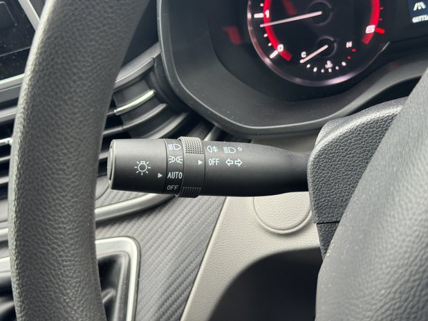 Maxus Deliver 9 LWB L3H2 [SOLD KH] Medium Roof Air Con Sensors EURO 6 21
