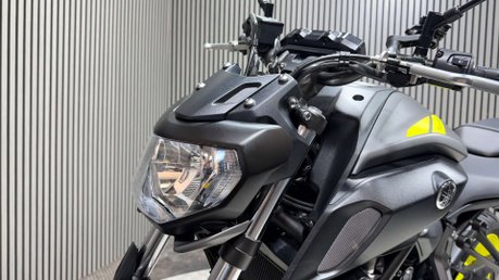 Yamaha MT-07 MT07 2018 ONLY 7K 1 OWNER FULL AKRAPOVIC LONG MOT 700CC 29