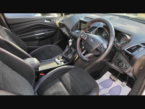 Ford Kuga ST-LINE X 14