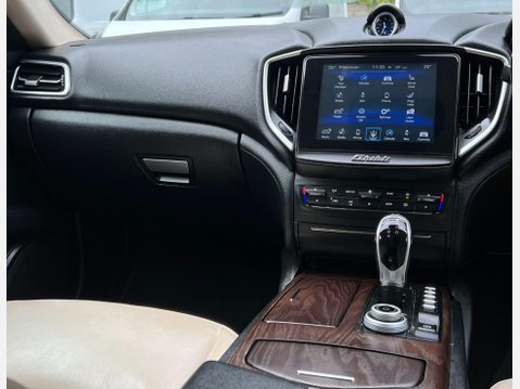 Maserati Ghibli 3.0D V6 Saloon 4dr Diesel ZF Euro 5 (s/s) (275 ps) 37