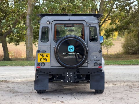 Land Rover Defender 2.2 Defender 90 XS Hard Top TD 4WD 5dr 9