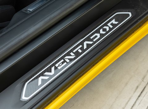 Lamborghini Aventador LP 700-4 ROADSTER 27