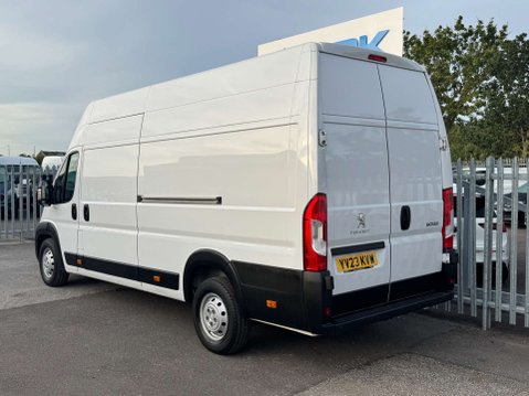 Peugeot Boxer 2.2 BlueHDi 435 Professional Premium + Panel Van 5dr Diesel Manual L4 H3 Eu 32
