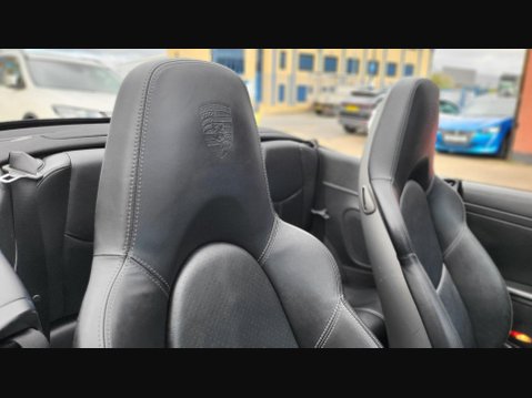 Porsche 911 CARRERA 4 TIPTRONIC S 22