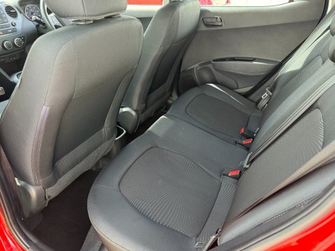 Hyundai i10 SE *ONLY 8,365 MILES* 35