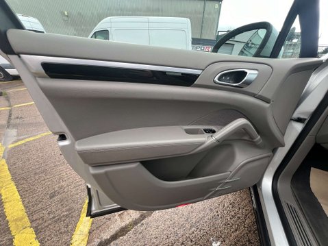 Porsche Cayenne 3.0 Cayenne V6 D Tiptronic 4WD 5dr - NATIONAL DELIVERY* 45