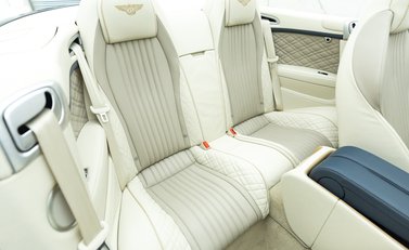 Bentley Continental GT V8 S Convertible Galene Edition 15