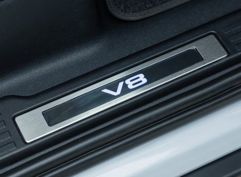 Land Rover Defender 90 V8 P525 URBAN 27