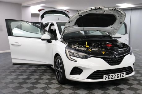 Renault Clio ICONIC EDITION TCE 15