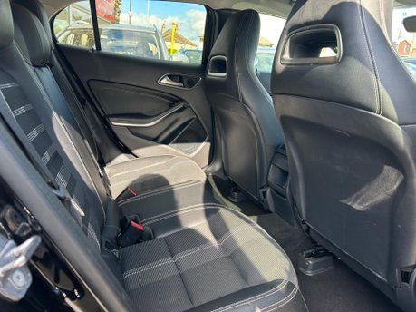 Mercedes-Benz GLA GLA 180 URBAN EDITION 15