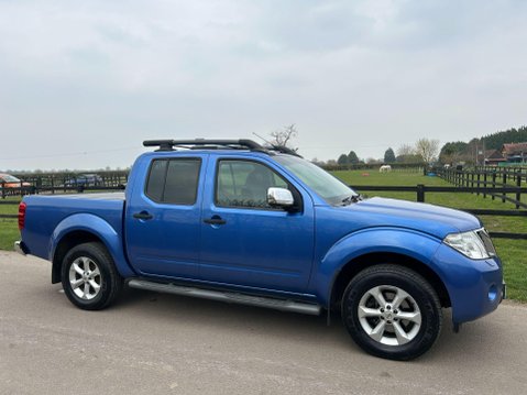Nissan Navara 2.5 dCi Tekna Auto 4WD Euro 5 4dr 1