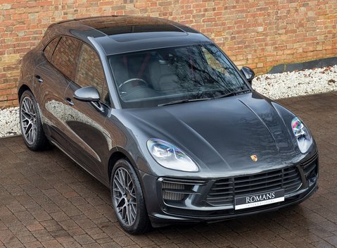 Porsche Macan Turbo 8