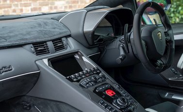 Lamborghini Aventador SV LP 750-4 Coupe 16