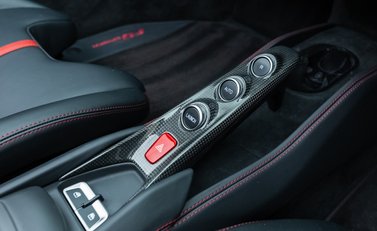 Ferrari F8 Spider 23