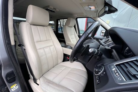 Land Rover Range Rover Sport 3.0 SD V6 HSE Black SUV 5dr Diesel Auto 4WD Euro 5 (255 bhp) 30