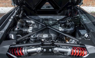 Lamborghini Aventador SV LP750-4 Roadster 35