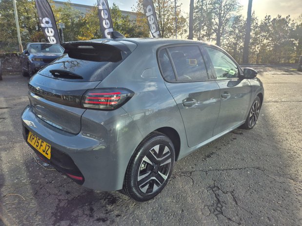 Peugeot 208 PURETECH ALLURE S/S 5