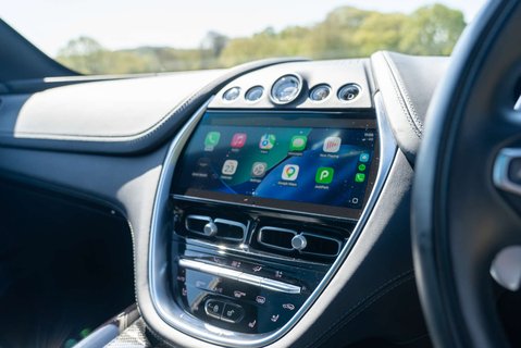 Aston Martin DBX 707 16