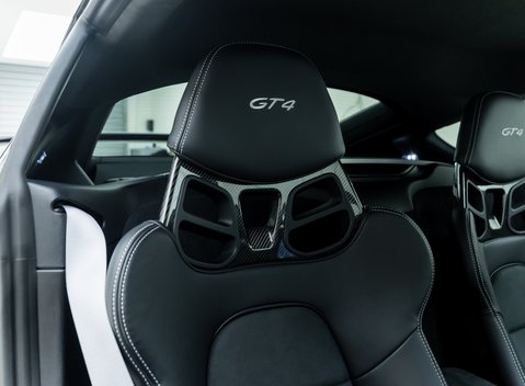Porsche Cayman GT4 (718) 12