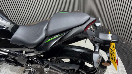 Kawasaki Z 2023 125CC NAKED BIKE MOT 10/27 WARRANTY SERVICED 1 OWNER 34