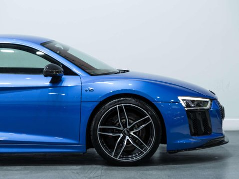 Audi R8 5.2 FSI V10 Coupe 2dr Petrol S Tronic quattro Euro 6 (s/s) (540 ps) 23