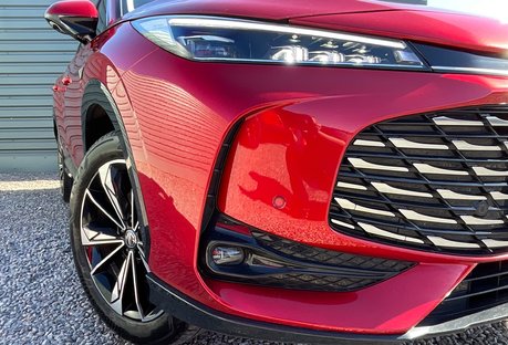 MG HS 1.5 T-GDI TROPHY