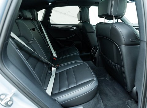 Porsche Macan GTS 12