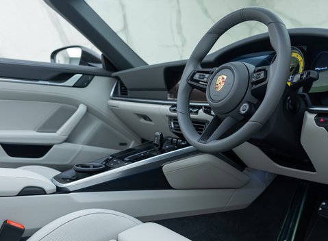 Porsche 911 Turbo S Cabriolet (992) 16