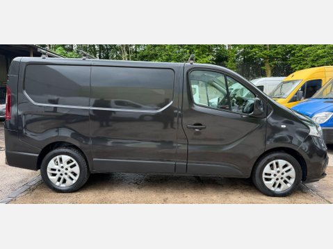 Renault Trafic 1.6 dCi ENERGY 27 Sport Nav Panel Van 5dr Diesel Manual SWB Standard Roof E 8