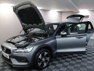 Volvo V60 B4 CROSS COUNTRY AWD MHEV 16