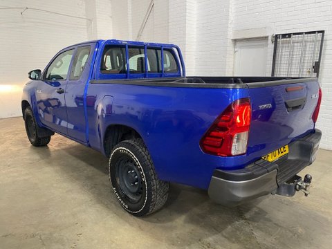 Toyota Hilux ACTIVE 4WD D-4D ECB 5