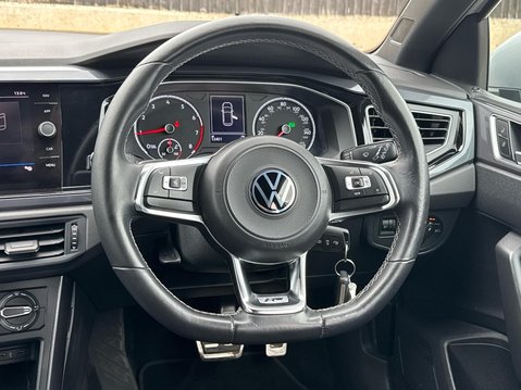 Volkswagen Polo R-LINE TSI DSG 23