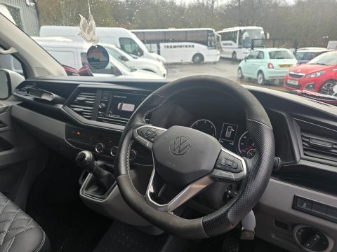 Volkswagen Transporter T28 TDI P/V HIGHLINE 5 BERTH CAMPERVAN 16