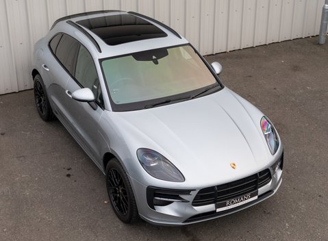 Porsche Macan GTS 8