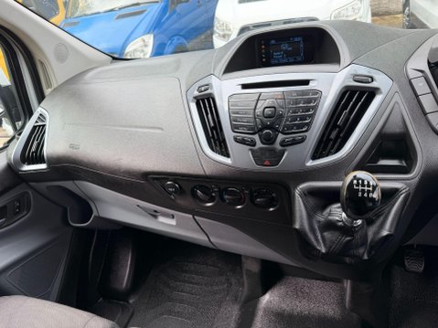 Ford Transit Custom 2.2 TDCi 290 Limited Panel Van 5dr Diesel Manual L2 H1 (186 g/km, 123 bhp) 40
