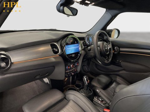 Mini Hatch 1.5 Cooper Exclusive Hatchback 5dr Petrol Steptronic Euro 6 (s/s) (136 ps) 15