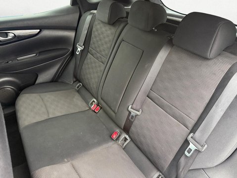 Nissan Qashqai 1.2 DIG-T n-tec+ 2WD Euro 5 (s/s) 5dr 12