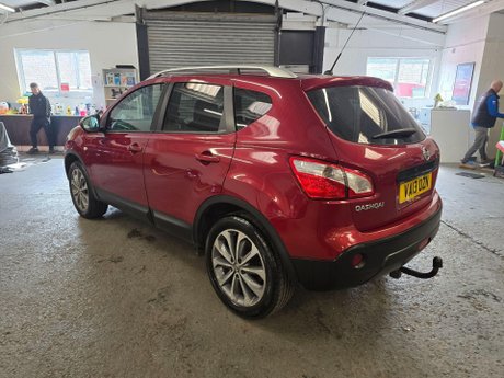 Nissan Qashqai 2.0 dCi Tekna Auto 4WD Euro 5 5dr (AVM) 4