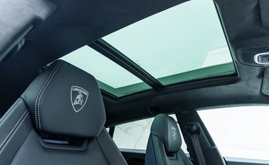 Lamborghini Urus SE 17