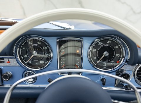 Mercedes-Benz 280 SL W113 Pagoda 25