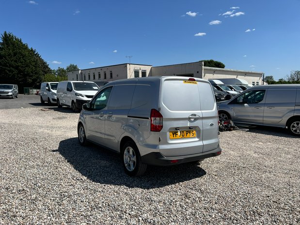 Ford Transit Courier SWB L1H1 Low Roof Limited Air Con Alloys Sensors EURO 6 NO VAT 8