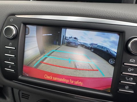 Toyota Yaris 1.5 VVT-h Icon E-CVT Euro 6 (s/s) 5dr 9