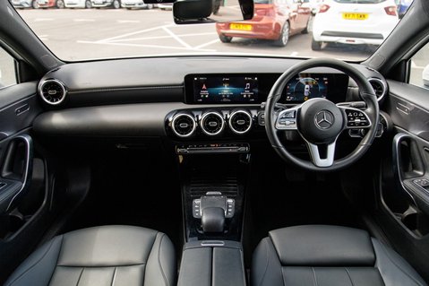 Mercedes-Benz A Class A 180 SPORT EXECUTIVE EDITION 3
