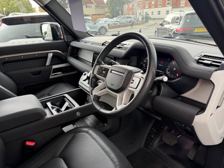 Land Rover Defender 3.0 D250 MHEV X-Dynamic SE SUV 3dr Diesel Auto 4WD Euro 6 (s/s) (250 ps) 26