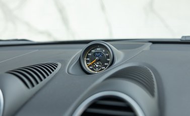 Porsche Cayman GT4 (718) 21