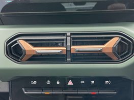 Dacia Spring Spring Extreme EV 5dr (26.8KWH) 65 BHP model 44