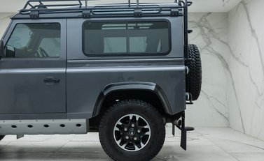 Land Rover Defender 90 ADVENTURE 36
